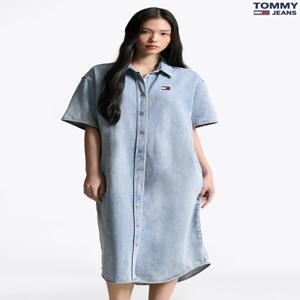 타미진 여성 박시핏 뱃지 라이트블루 데님 셔츠 롱원피스 T32F6NOP01TWT2-B