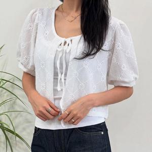 나야홍 / 아이우먼 콜라다펀칭크롭블라우스 YPU923M507 빅사이