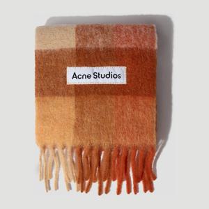 아크네스튜디오 프린지 엣지 로고 자수 울 스카프 CA0084-DUC D