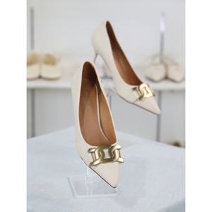 [바이로쏘]스틸레토 힐 메탈장식 7.5cm 펌프스 (BY)23S10783BA2W