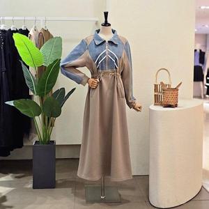 [포커스]FS5A3OP30596_데님 배색 반집업 롱 원피스