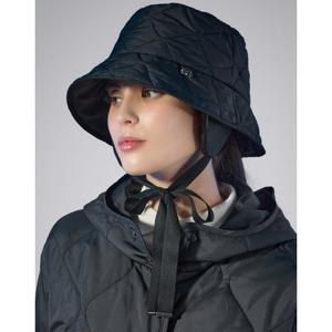 닥스 골프 여성 25FW PREMIUM 블랙 자수 퀼팅 귀달이 패딩햇 DNHE5F755BK