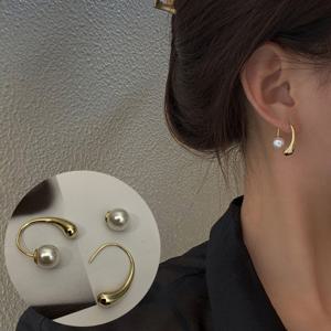 또륵 유니크 고리 진주 골드 패션 귀걸이