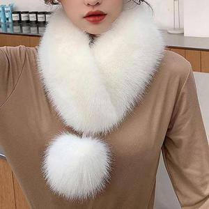 [잇백잇슈] 겨울왕방울털목도리 분위기있는 일상외출