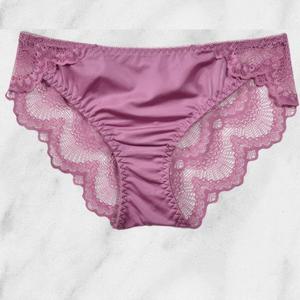 클레오 티 안나는 핏 햄라인 여성 삼각팬티 요일 누디