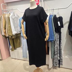 오프리미츠 HC26 트렌드룩 엣지있게 썸머 쿨 롱 옆트임 블랙원피스 M24op2607