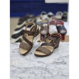 허시파피 세이브존05 여성 6Cm굽 이지캐주얼룩 웨지힐샌들 GFLFQ030