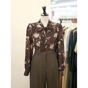 메종블랑쉬 세이브존03 플라워 패턴 리본넥 블라우스 AGM253JBL953A