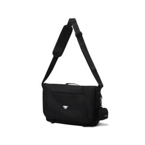 [다이나핏 공식](택가129,000원) 베이직 메신저백_YUF23B11Z1