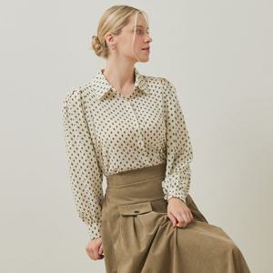 [포커스]페미닌 플라워 실키 블라우스 PBVFF5F1BL5101