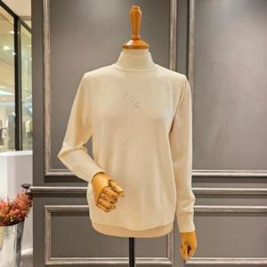 [아니베에프]A5AKPO530_반폴라 레터링 장식 니트