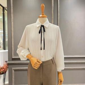 [아니베에프]A59WBL560_리본타이 주름 블라우스