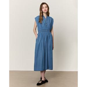 아떼바네사브루노 여성 25SS 백화점BEST시즌오프 블루 워싱 데님 헨리넥 면 민소매 롱 원피스 VLDR5B242B2