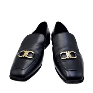 (명품) 페라가모 GC10605 은장 로고 로퍼 블랙