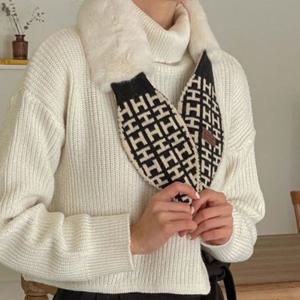 [애슬릿] 여성 영문 니트 퍼 털 미니 쁘띠 짧은 목도리