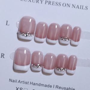TEMU 프렌치 그라데이션 누드 짧은 핸드메이드 네일 세트, 반짝이는 라인스톤 장식, 일상 사용 및 파티 선물로 완벽함
