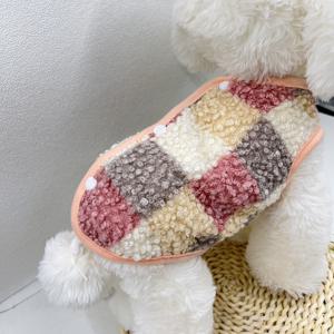 TEMU 1개 포근한 플러시 푸들 스타일 강아지 재킷, 체크 패치워크 & 폼폼 트림 - 작은/중형/대형 견종을 위한 따뜻한 겨울 코트, 부드러운 스냅핏 조끼, 세탁기 사용 가능 (핑크/브라운/베이지) - 포메라니안, 치와와, 시츄 아우터웨어