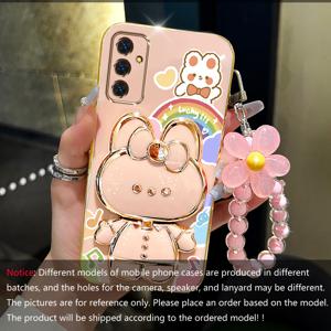TEMU 삼성 A24 4G용 24 4G 행운의 토끼 홀더 플라워 브레이슬릿 도금 소프트 폰 케이스, 기기 커버,장식용 케이스,귀여운 휴대폰 액세서리,가벼운 소재,플라스틱 케이스,스타일리시 모바일 케이스,트렌드 팔로워,삼성 사용자