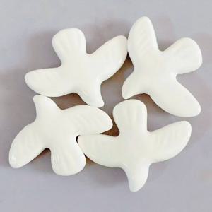 TEMU 4개 세트 대형 세라믹 새 구슬 - 매끄러운 모서리의 우아한 비둘기 참, DIY 주얼리 제작용, 목걸이 & 귀걸이, 결혼식 및 기념일 공예 - 내구성 있는 세라믹 구슬 (33.5x42mm) - 초보자와 전문가 모두에게 완벽한 핸드메이드 액세서리, 미니멀 디자인, 광택 마감, 공예 애호가를 위한 제품