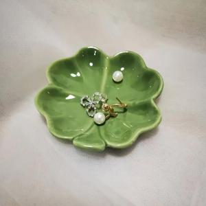 TEMU 1pc 세라믹 꽃 디자인 보석 트레이 - 노르딕 스타일 세 개의 잎 모양 조직자 반지, 귀걸이 및 팔찌를 위한 - 약혼, 결혼 및 생일을 위한 이상적인 선물, 선물 아이템 | 장식 트레이 | 광택 마감, 보석 트레이