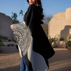 TEMU 플러스 사이즈 후드 케이프 코트 - 두꺼운 레트로 스타일의 복잡한 부족 패턴, 회색 및 검정색, 가을/겨울에 완벽한, 캐주얼한 시크한 아우터웨어 | 스타일 | 비스트레치 원단