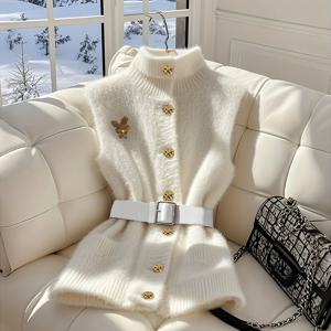 TEMU 여성용 우아한 하이넥 스웨터코트 - 플러시 겨울의 따뜻함, 벨티드 허리라인, 세탁기 사용 가능, 골든톤 버튼 & 페이크퍼 칼라가 돋보이는 레이어링 피스, 캐주얼에서 포멀까지 활용 (솔리드컬러: 화이트/베이지) - 가을과 겨울을 위한 편안한 스웨터원피스, 여성용 웜 니트, 캐주얼 롱슬리브 스웨터, 루즈핏 스웨터, 케이블 디자인 스웨터