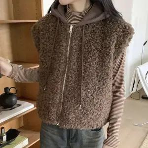 쿠로바 리버시블 양털 후드 경량 패딩 조끼-3color