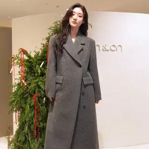 [온앤온](대전신세계)[정채연 착용] 히든버튼 맥시 코트 NEW4WHA24