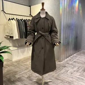 [대구백화점] [ab.f.z]카라 벨티드 단추 덕다운 롱 패딩(AOA1HD01A)