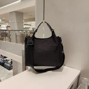 [발리스윗](김해점)나일론가죽패치미디엄토트백SP9WAB80