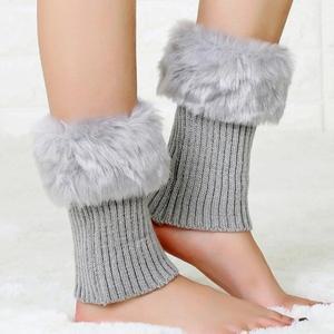 [애슬릿] 퍼 장식 니트 숏 레그 워머 여성 발 토시