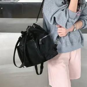 [다잇템] 여성 건빵 복조리백 더블포켓 검정 캠퍼스 백팩