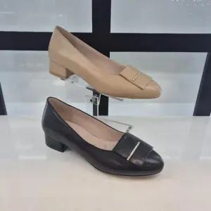 HC11 양가죽 여성화 세미정장 펌프스  T3K0U51Z3B
