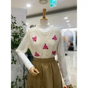 갤러리아 [레코브]꽃자수 니트베스트(LC31EYKV602X)