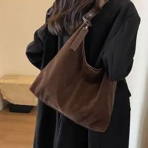 [라일리] Rly 세미 정장 데일리 스웨이드 호보 숄더 백 여자  43641264)