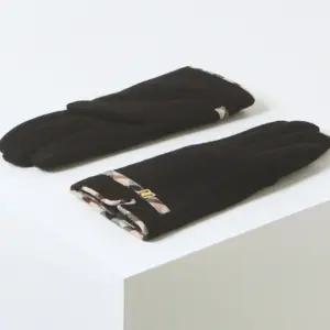 닥스 여성 장갑 겨울 방한 50대 60대 선물 체크 블랙 BNA