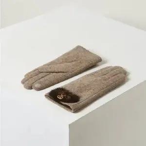 [NS홈쇼핑][헤지스ACC] HIGV5F031I2 베이지 로고장식 울 여성장갑[35491201]