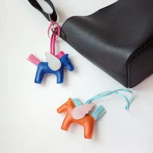 가죽 말키링 가방 고리 백참 백꾸 명품 가방참 장식 액세서리 말 인형 모양 키홀더 열쇠 페가수스 로데오