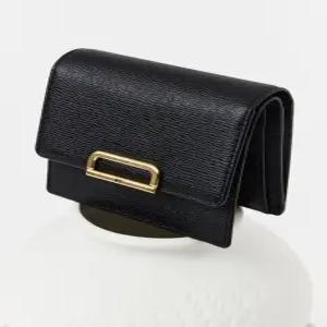 닥스 액세서리 여성 24FW [스테디셀러] 블랙 음각로고 소가죽 반지갑 WCWA4F202BK