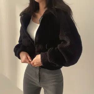 (무료배송) 여성 겨울 데이트 외출 귀여운 패션 뽀글이 크롭 자켓