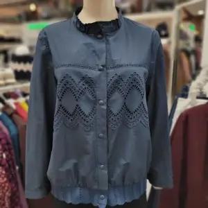 크로커다일레이디 DP01 펀칭레이스블라우스 펀칭레이스와니트밑단포인트블라우스 CLDF