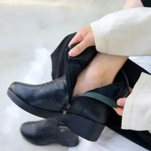 [제이시]제이시 발편한 볼넓은 소가죽 기모 앵클부츠 5cm B112