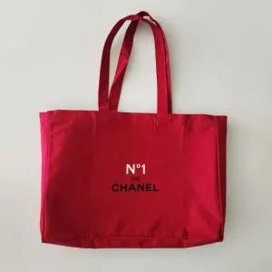 샤넬뷰티까멜리아 에코백 / 샤넬 쇼핑백