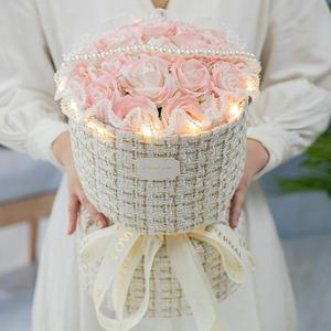 LED 비누꽃다발 졸업식 입학식 학예회 장미 꽃LED 비누 꽃다발 학예회 재롱잔치 졸업식 입학식 초등학교 중학교 선물 장미 조화 꽃다발 IY-BQT2다발 초등 중학교 조화 선물 ODM-BQT2