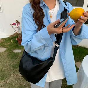 여자가방 캐주얼 여성가방 크로와상 크로스백 가죽 숄더백 직장인 여대생 데일리백/7576