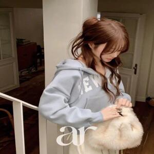 (폭닥양기모/데일리/예쁜크롭핏) 크렘 배색 레터링 양기모 크롭 후드 집업 cd3553