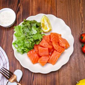 연어포케 샐러드 연어덮밥 큐브 생연어 150g 타르타르소스