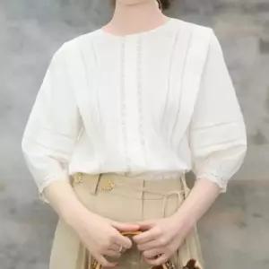 여성 아이보리 레이스 펀칭 7부 라운드 블라우스