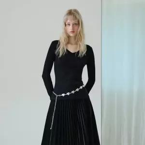 [롯데백화점]에고이스트 V넥 소매 레이스업 풀오버 니트 ER4KL066