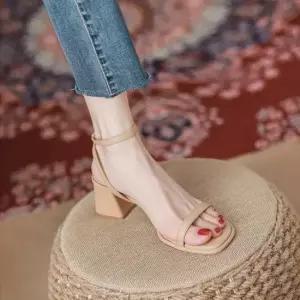 인기상품 통굽하이힐샌들 여름샌들525 [WE5D6B2_250915]